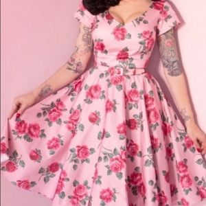 EUC Michelline Pitt Vanity Fair Roses 4x